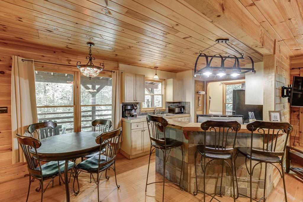 Cabin With Jacuzzi & Hydrotherapy Spanear Helen Cleveland Exterior foto